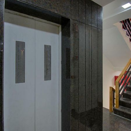 Hotel Amisha International Surat Luaran gambar