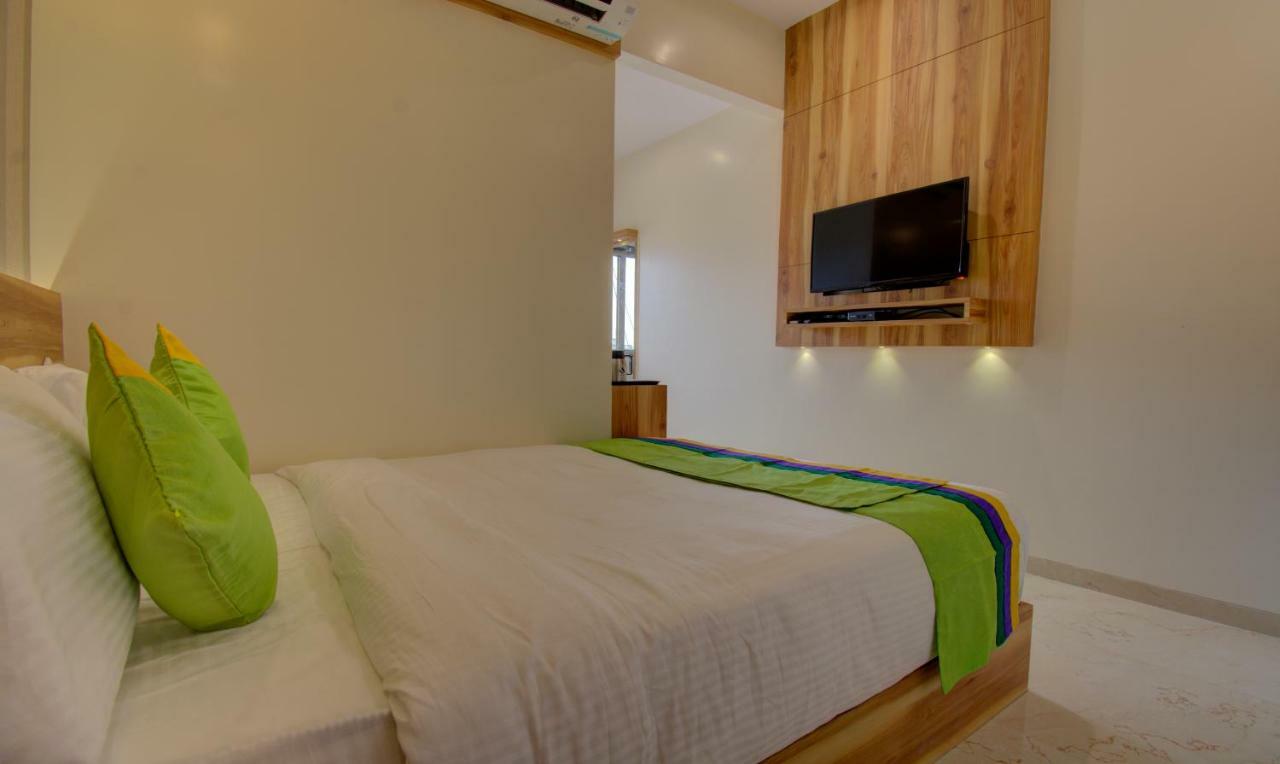 Hotel Amisha International Surat Luaran gambar