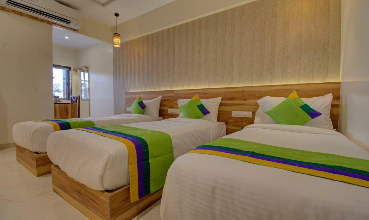 Hotel Amisha International Surat Luaran gambar