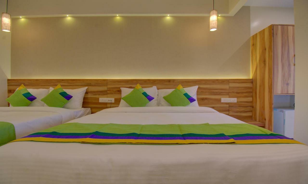 Hotel Amisha International Surat Luaran gambar