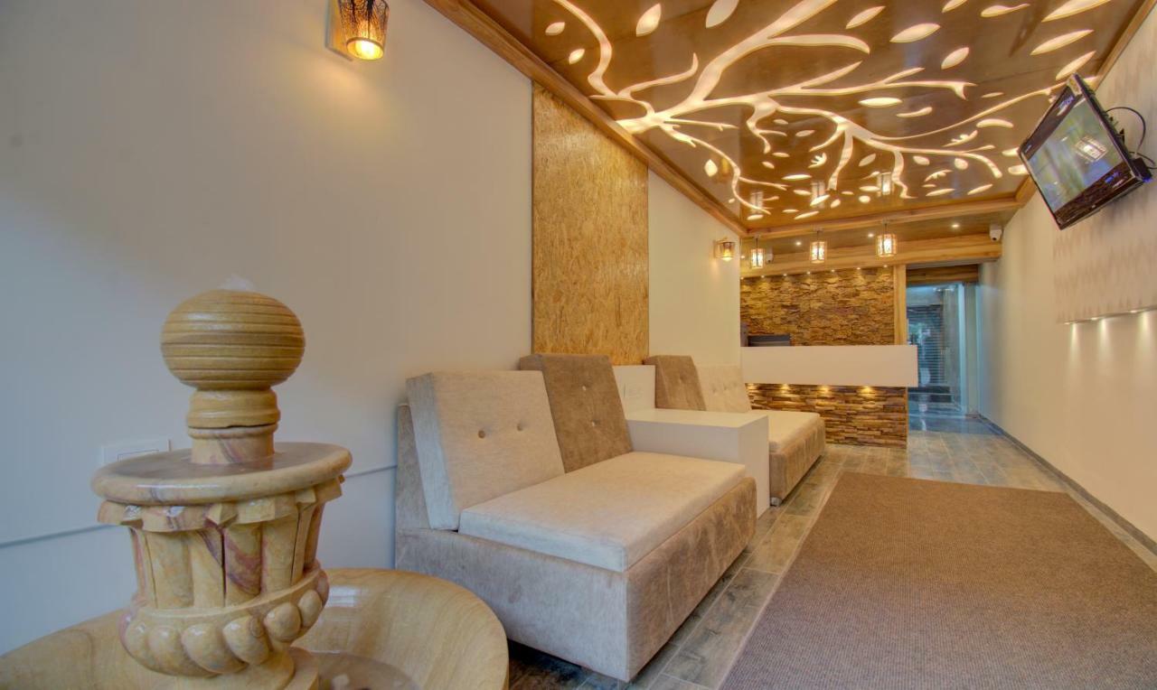 Hotel Amisha International Surat Luaran gambar
